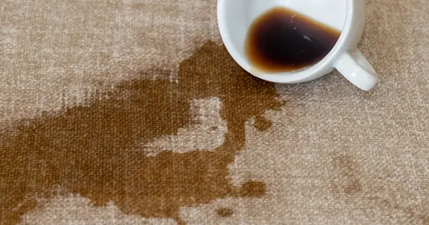 como sacar manchas de cafe con lavavajillas - Cómo eliminar las manchas de café en la ropa