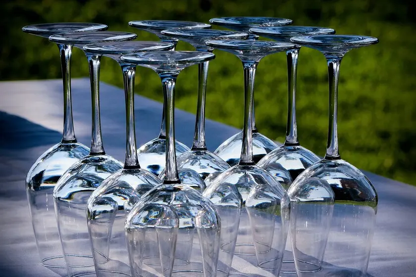 vasos blancos lavavajillas - Cómo quitar las manchas blancas de los vasos de cristal