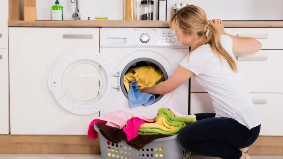 como poner la lavadora para ropa de color - Cómo se lava la ropa de color