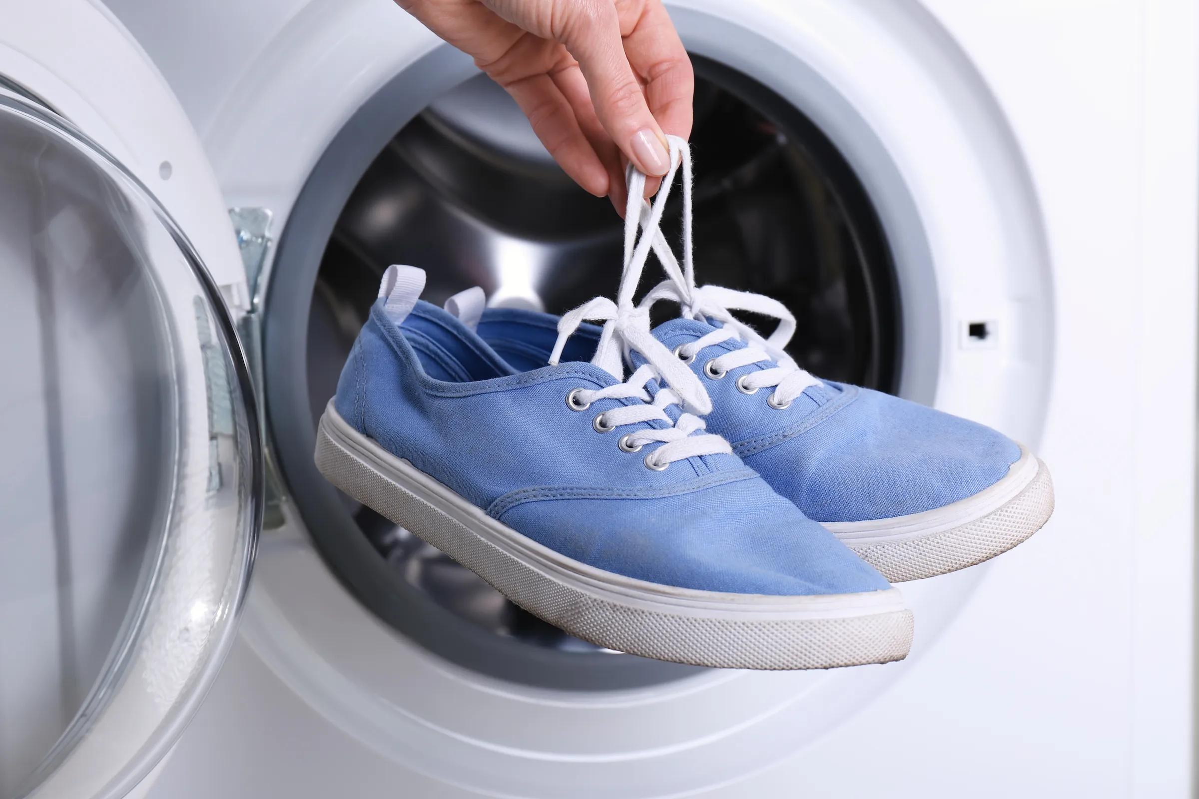 a cuantos grados limpio zapatos de tela en la lavadora - Cuántos grados lavar zapatillas