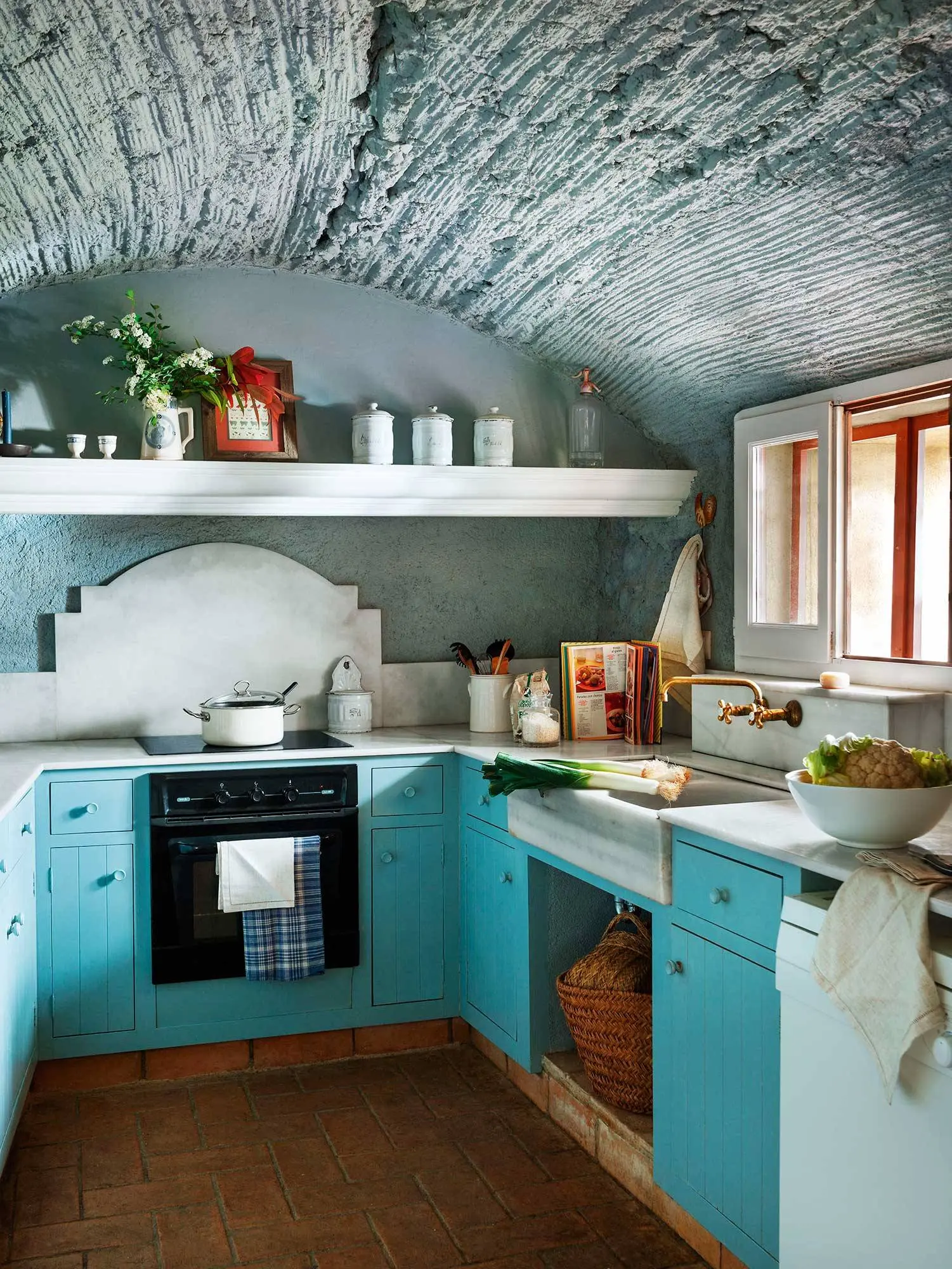 cocinas rusticas azules lavavajilles libres - Qué es la cocina rústica