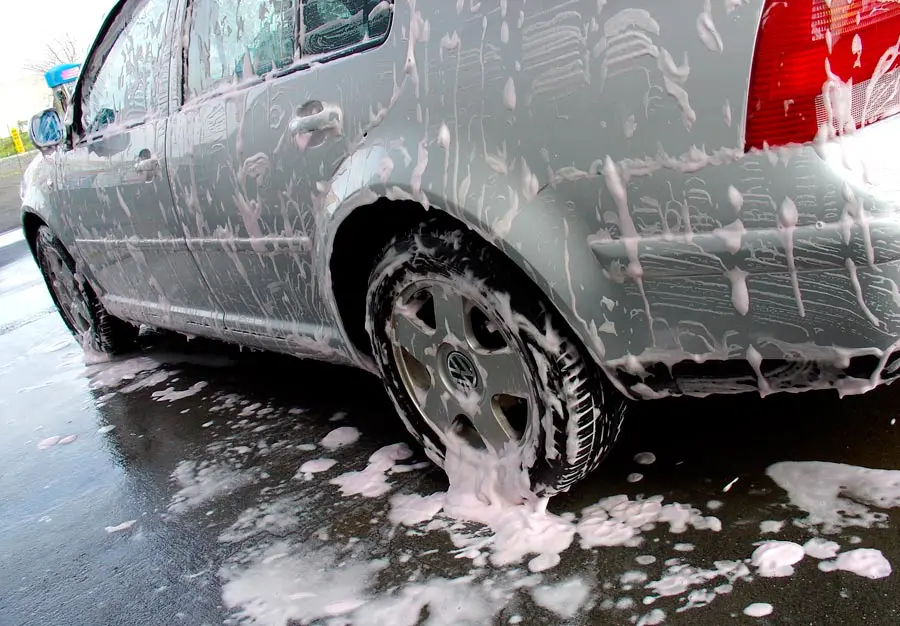 lavar coche con lavavajillas - Qué pasa si lavo mi coche con vinagre blanco