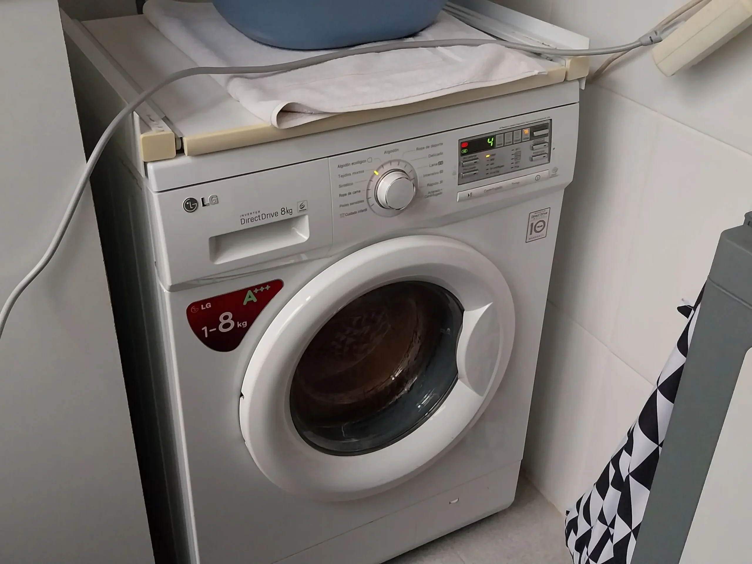 se puede tumbar una lavadora - Qué pasa si se acuesta una lavadora